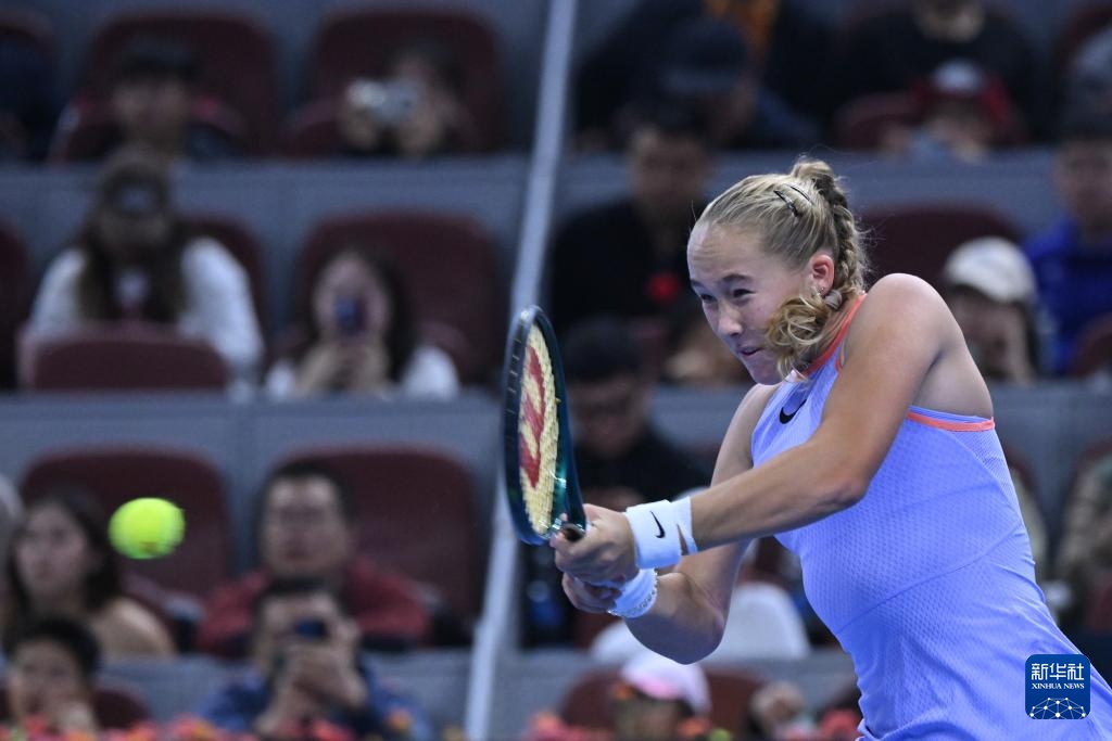 抱有期待并 抱有期待并